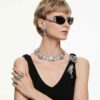 Colección Vienna: Ear Cuffs Feather, blanco, chapado en rutenio Colección Vienna: Ear Cuffs Feather, blanco, chapado en rutenio