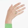 Anillo abierto Idyllia con cortes mixtos, flor, verde, chapado en tono dorado Anillo abierto Idyllia con cortes mixtos, flor, verde, chapado en tono dorado