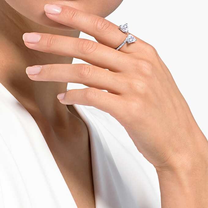 Anillo abierto Mesmera con corte en forma de corazón, pavé, blanco, chapado en rodio Anillo abierto Mesmera con corte en forma de corazón, pavé, blanco, chapado en rodio