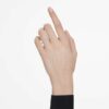 Anillo de banda abierta «Eternity» con diamantes cultivados en laboratorio, 0,2 quilates en total, forma redonda, oro blanco de 14 quilates Anillo de banda abierta «Eternity» con diamantes cultivados en laboratorio, 0,2 quilates en total, forma redonda, oro blanco de 14 quilates