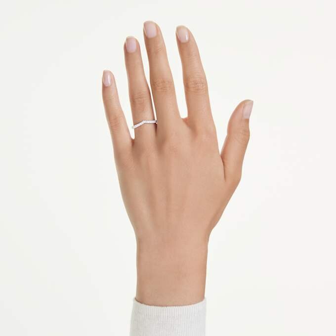 Anillo de banda en V «Eternity» con diamantes cultivados en laboratorio, 0,25 quilates en total, forma redonda, oro blanco de 14 quilates Anillo de banda en V «Eternity» con diamantes cultivados en laboratorio, 0,25 quilates en total, forma redonda, oro blanco de 14 quilates