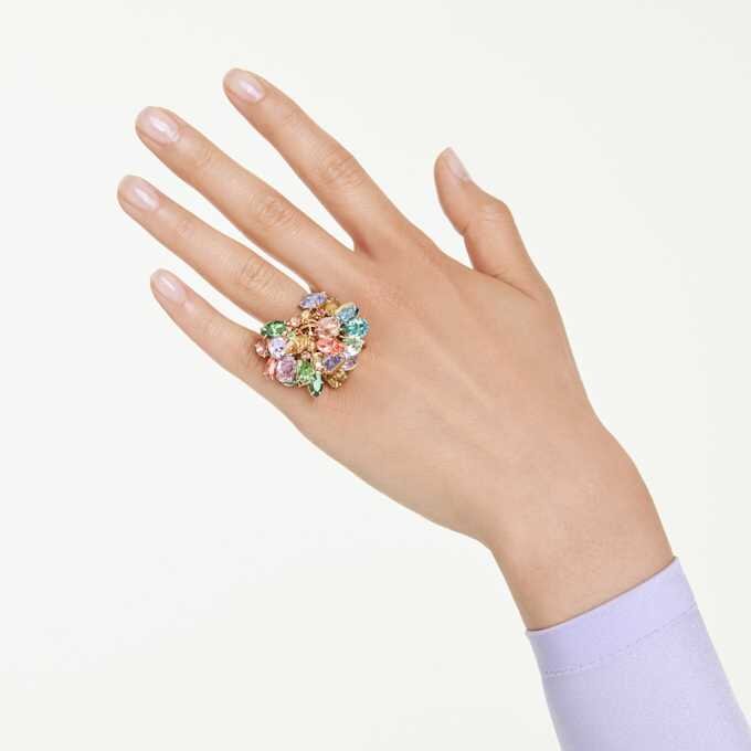 Anillo de cóctel Gema con cortes variados, multicolor, chapado en tono dorado Anillo de cóctel Gema con cortes variados, multicolor, chapado en tono dorado