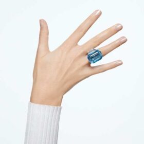 Anillo de cóctel Lucent con corte octogonal, azul