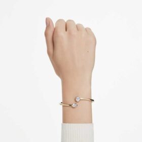 Brazalete Imber con cortes variados, blanco, chapado en tono dorado