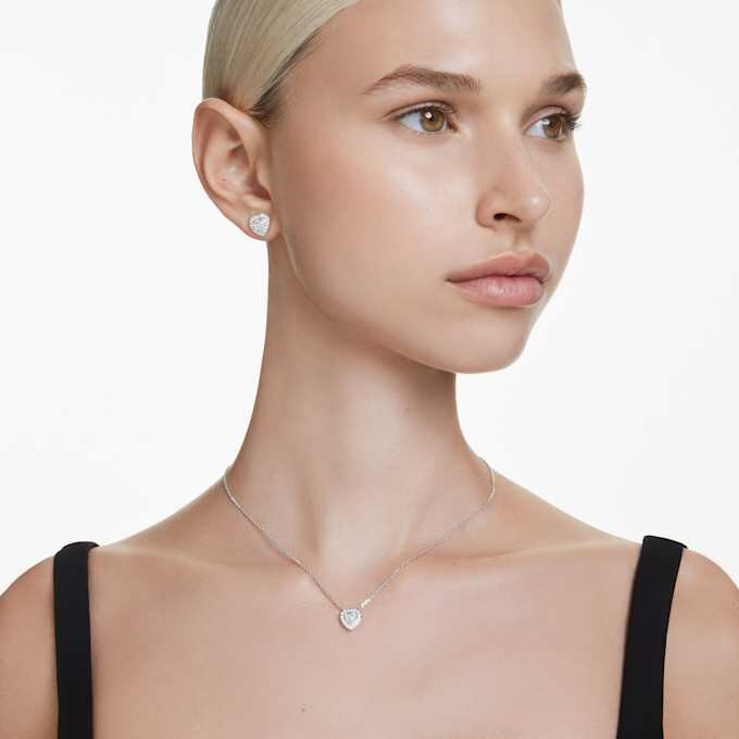 Colgante Ariana Grande x Swarovski con cortes variados, corazón, blanco, chapado en rodio Colgante Ariana Grande x Swarovski con cortes variados, corazón, blanco, chapado en rodio