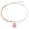 Colgante de osito con perlas de cristal, osito, rosa, chapado en tono oro rosa Colgante de osito con perlas de cristal, osito, rosa, chapado en tono oro rosa