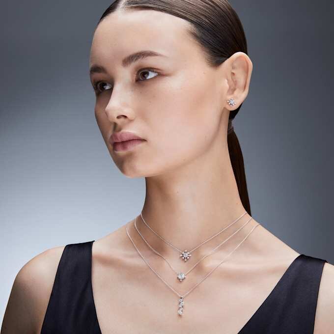 Colgante «Galaxy» con diamantes cultivados en laboratorio, 1,05 quilates en total, forma redonda, oro blanco de 14 quilates Colgante «Galaxy» con diamantes cultivados en laboratorio, 1,05 quilates en total, forma redonda, oro blanco de 14 quilates