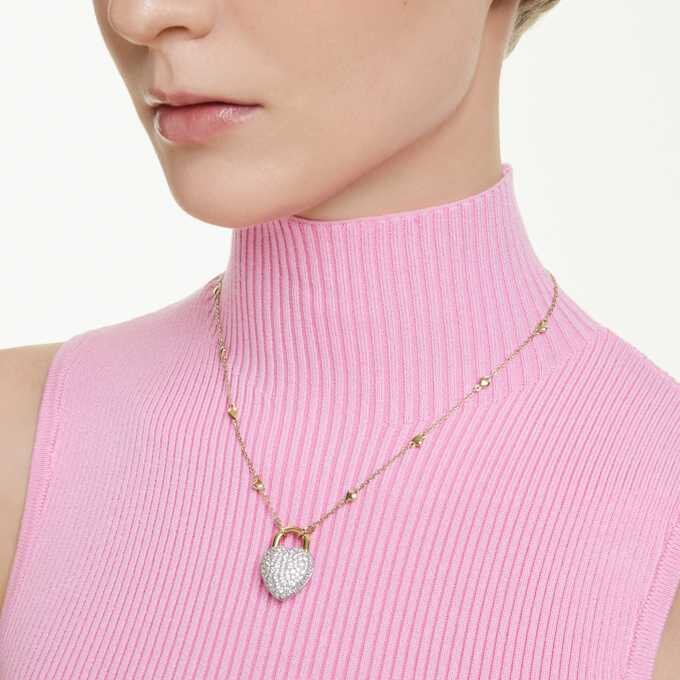 Colgante Idyllia con cortes mixtos, forma de corazón, blanco, chapado en tono dorado Colgante Idyllia con cortes mixtos, forma de corazón, blanco, chapado en tono dorado