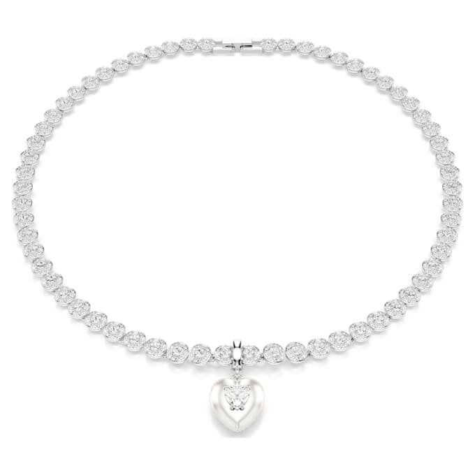 Colgante Idyllia con cortes variados, recubrimiento color perla, corazón, blanco, chapado en rodio Colgante Idyllia con cortes variados, recubrimiento color perla, corazón, blanco, chapado en rodio