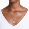 Colgante Idyllia con perla de cristal, forma de corazón, blanco, chapado en tono oro rosa Colgante Idyllia con perla de cristal, forma de corazón, blanco, chapado en tono oro rosa