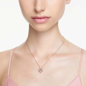 Colgante Idyllia «Trébol», blanco, chapado en tono oro rosa Colgante Idyllia «Trébol», blanco, chapado en tono oro rosa