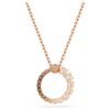Colgante Matrix con perla de cristal, corte redondo, blanco, chapado en tono oro rosa Colgante Matrix con perla de cristal, corte redondo, blanco, chapado en tono oro rosa