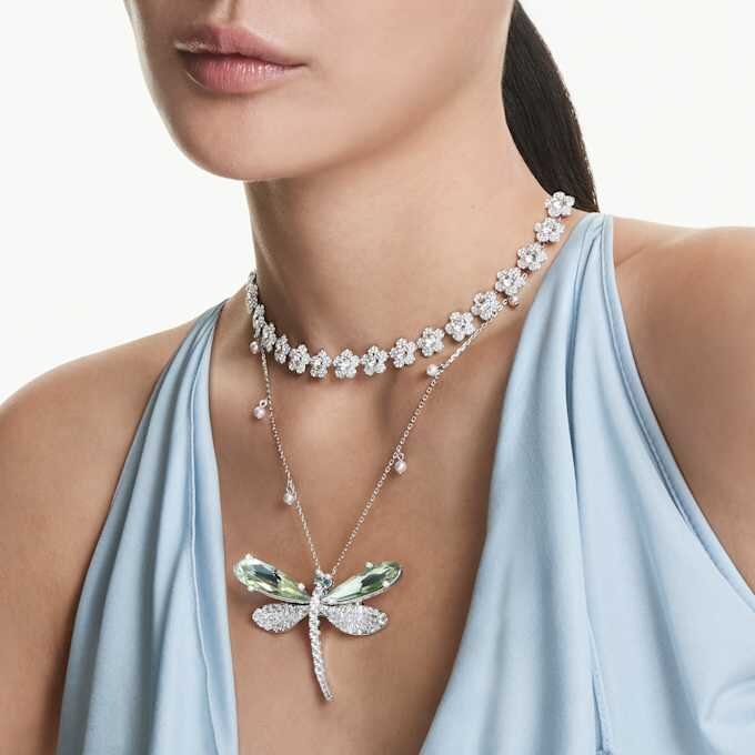 Colgante y broche Ariana Grande x Swarovski con perla de cristal, cortes mixtos, libélula, blanco, chapado en rodio Colgante y broche Ariana Grande x Swarovski con perla de cristal, cortes mixtos, libélula, blanco, chapado en rodio
