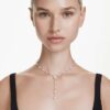 Collar «Ariana Grande X Swarovski Y» con cortes mixtos, perla de cristal, corazón, blanco, chapado en rodio Collar «Ariana Grande X Swarovski Y» con cortes mixtos, perla de cristal, corazón, blanco, chapado en rodio
