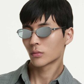 Gafas de sol con forma de cojín, Sk7042, tono plateado