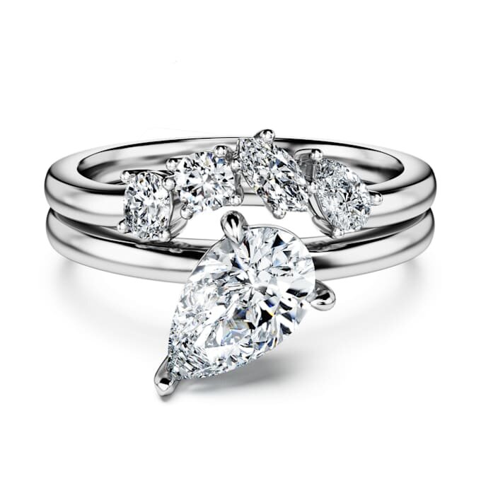 Juego de anillos Galaxy (2), diamantes sintéticos de 1,4 ct en total, forma de pera, oro blanco de 14K Juego de anillos Galaxy (2), diamantes sintéticos de 1,4 ct en total, forma de pera, oro blanco de 14K