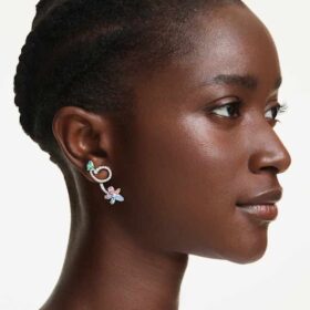 Pendientes colgantes Ariana Grande x Swarovski con «ear jacket» y cortes variados: libélula, flor, multicolor, chapados en rodio