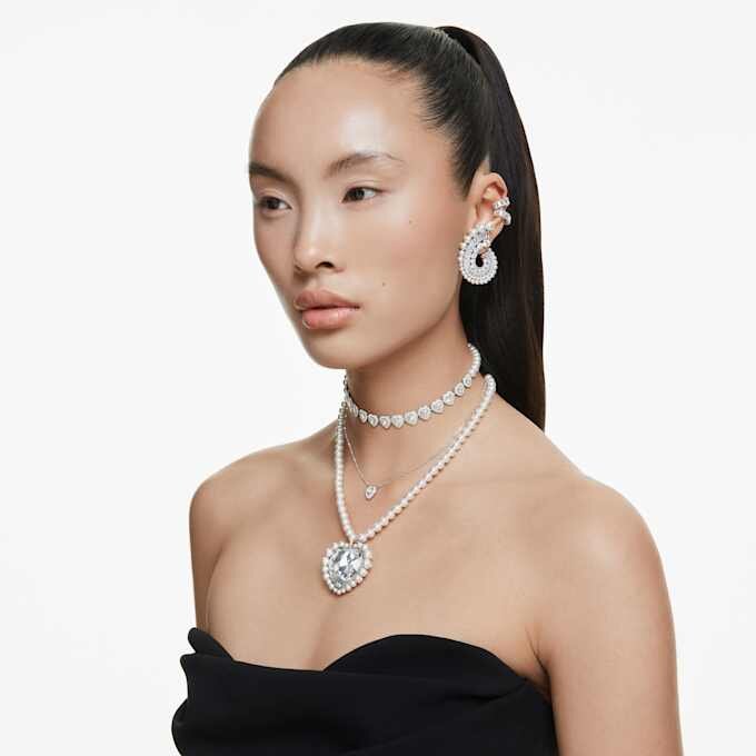 Gargantilla Ariana Grande x Swarovski con cortes variados, perlas de cristal, corazón, blanco, chapada en rodio Gargantilla Ariana Grande x Swarovski con cortes variados, perlas de cristal, corazón, blanco, chapada en rodio