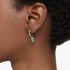 Pendientes colgantes Chroma con corte en pera, verdes, chapados en tono dorado Pendientes colgantes Chroma con corte en pera, verdes, chapados en tono dorado