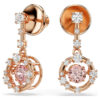 Pendientes colgantes Constella, corte redondo, piedra danzante, rosa, chapados en tono oro rosa Pendientes colgantes Constella, corte redondo, piedra danzante, rosa, chapados en tono oro rosa