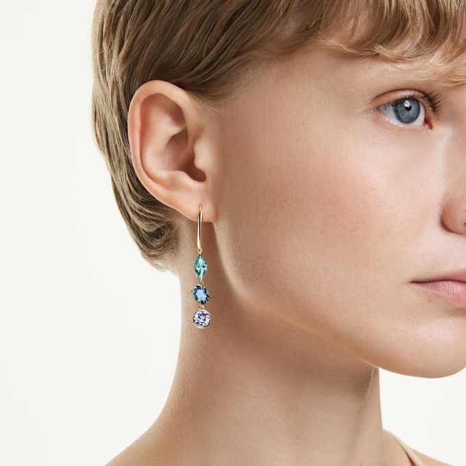 Pendientes colgantes Gema: diseño asimétrico, cortes variados, multicolores, chapados en tono dorado Pendientes colgantes Gema: diseño asimétrico, cortes variados, multicolores, chapados en tono dorado