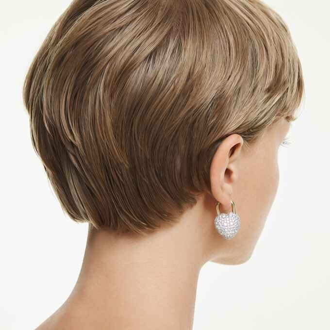 Pendientes colgantes Idyllia con cortes variados, forma de corazón, blancos, chapados en tono dorado Pendientes colgantes Idyllia con cortes variados, forma de corazón, blancos, chapados en tono dorado