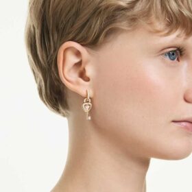 Pendientes colgantes Idyllia con ear cuff de cortes variados, corazón con llave, rosa, chapados en tono dorado