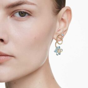Pendientes colgantes Idyllia: diseño asimétrico, cortes variados, forma de flor, multicolores, chapados en tono dorado