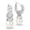 Pendientes colgantes Matrix con perla de cristal, talla redonda, blancos, chapados en rodio Pendientes colgantes Matrix con perla de cristal, talla redonda, blancos, chapados en rodio