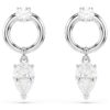 Pendientes colgantes Mesmera con cortes variados, blancos, chapados en rodio Pendientes colgantes Mesmera con cortes variados, blancos, chapados en rodio