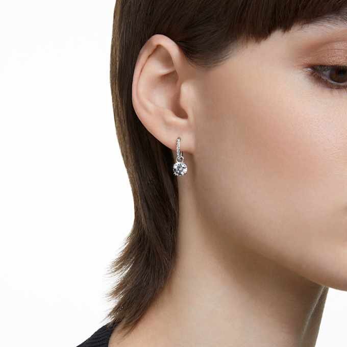 Pendientes colgantes Stilla de corte redondo, blancos, chapados en rodio Pendientes colgantes Stilla de corte redondo, blancos, chapados en rodio