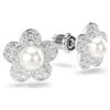 Pendientes de botón Ariana Grande X Swarovski: perla de cristal, corte redondo, flor, blanco, chapado en rodio Pendientes de botón Ariana Grande X Swarovski: perla de cristal, corte redondo, flor, blanco, chapado en rodio