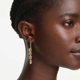 Pendientes Gema Drop: diseño asimétrico, cortes mixtos, rosa, chapados en tono dorado