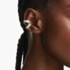 Pendientes tipo «ear cuff» de Ariana Grande X Swarovski con corte baguette, blancos y chapados en rodio Pendientes tipo «ear cuff» de Ariana Grande X Swarovski con corte baguette, blancos y chapados en rodio
