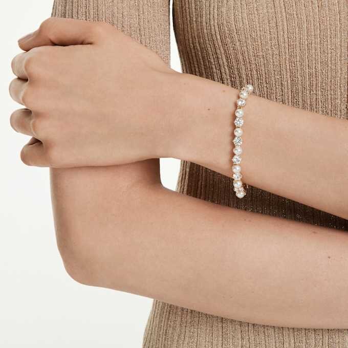 Pulseras Matrix Tennis con perlas de cristal, talla redonda, blanca, chapada en tono dorado Pulseras Matrix Tennis con perlas de cristal, talla redonda, blanca, chapada en tono dorado