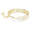 Pulseras Mesmera con cortes variados, blancas, chapadas en tono dorado Pulseras Mesmera con cortes variados, blancas, chapadas en tono dorado