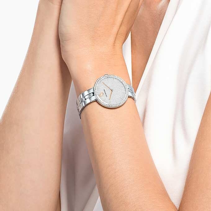 Reloj Cosmopolitan de fabricación suiza, pulsera de metal, tono plateado, acero inoxidable Reloj Cosmopolitan de fabricación suiza, pulsera de metal, tono plateado, acero inoxidable