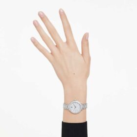 Reloj Matrix de 3 eslabones, fabricado en Suiza, brazalete metálico, tono plateado, acero inoxidable